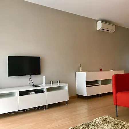 Zoo Garage Apartman